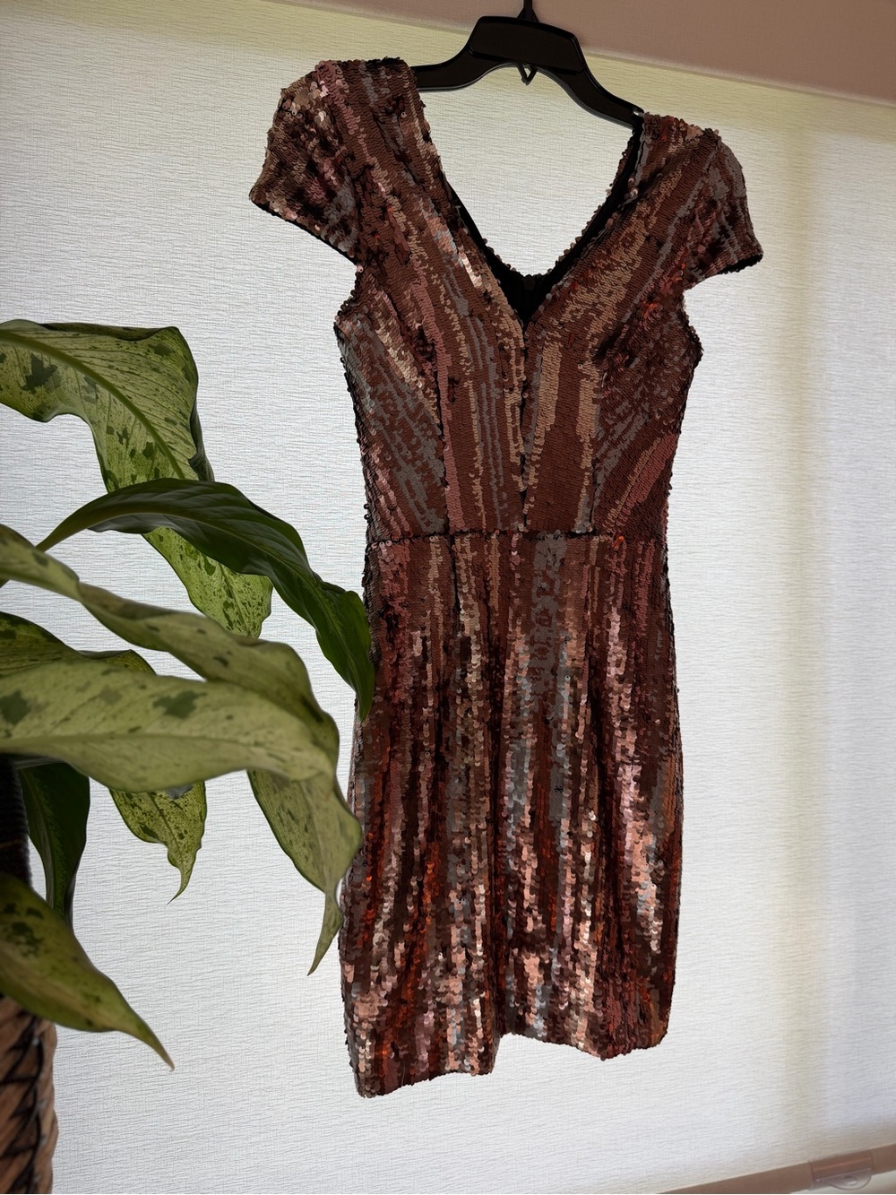 Dress the Population Zoe Sequin V-Neck Mini Dress